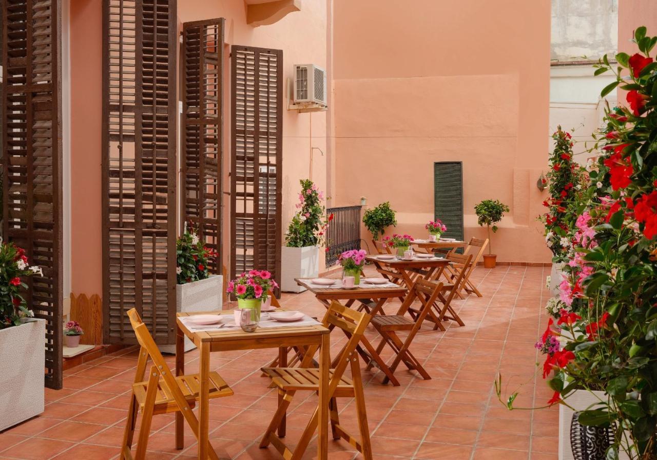 Antonios Hostal Sitges Exterior foto